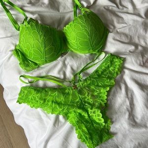 Savage fenty lingerie set
